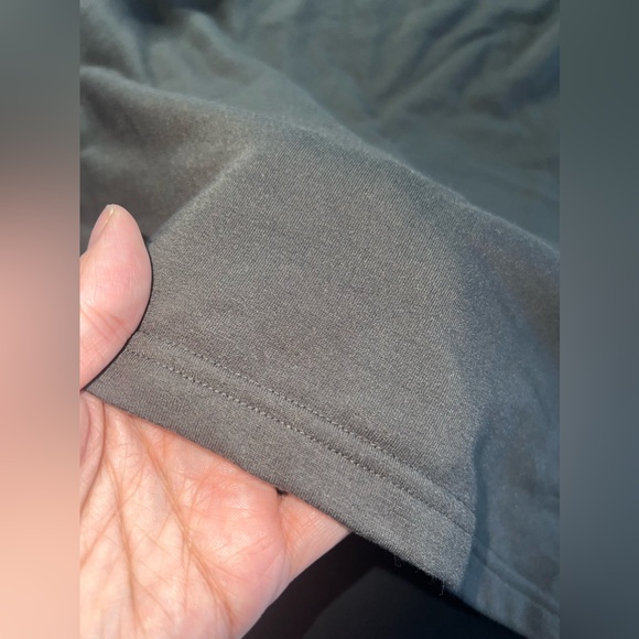 Kris Jenner Kollection Cold Shoulder Tunic Top Dark Army Green Size XS EUC - Picture 2 of 5